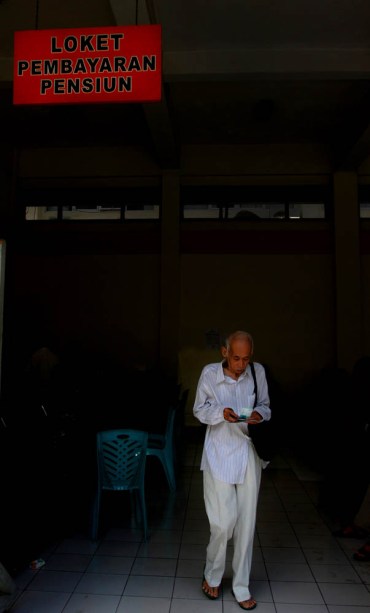 Juara Harapan 1-HasanSakriGozali-AMBIL UANG PENSIUN