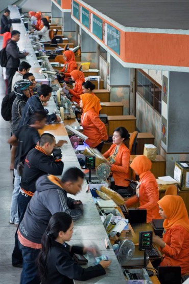 Fav20-Rozie Soehendy-Siaga-Oranye