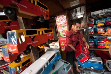 2_SetyoAdiNugroho_Cinderamata Untuk Buah Hati_081804321177