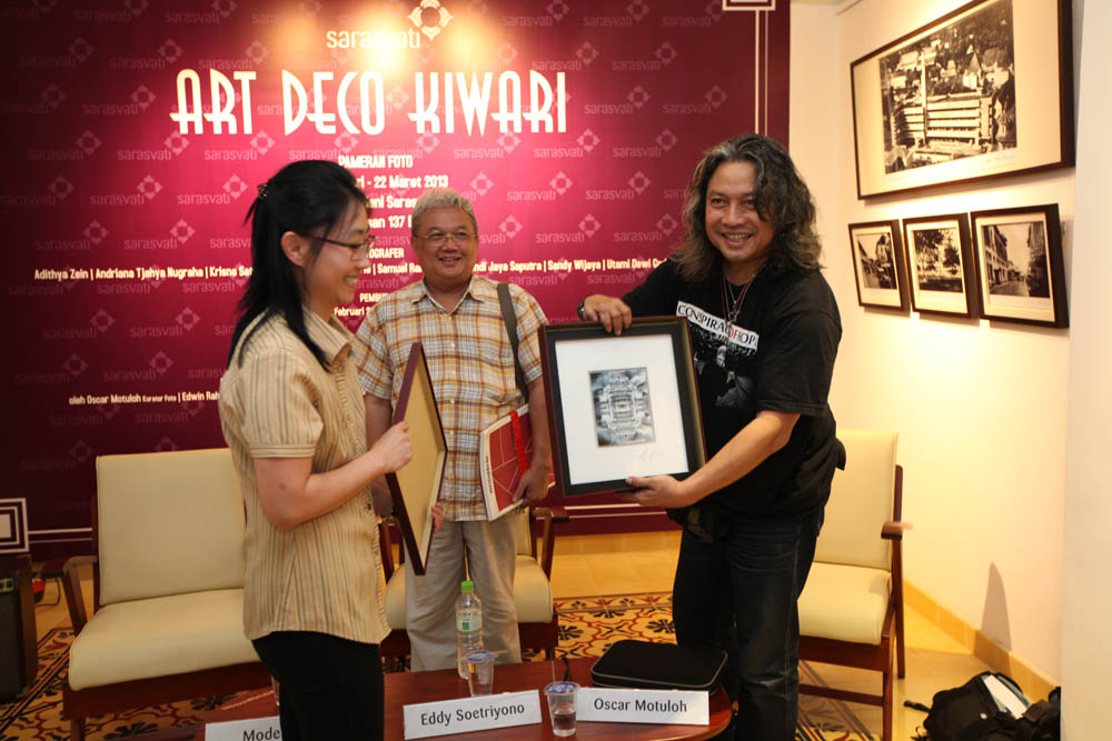 diskusi pameran foto art deco kiwari