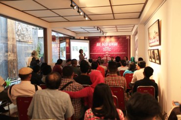 diskusi pameran foto art deco kiwari