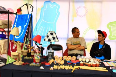 02_CindyMutiaAnnur_Uniknya Produk Lokal_085211648296