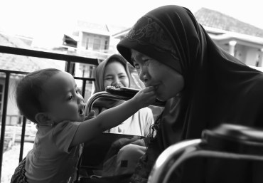 1-04_Irmansyah_Makan Obatnya Nek_08122267680