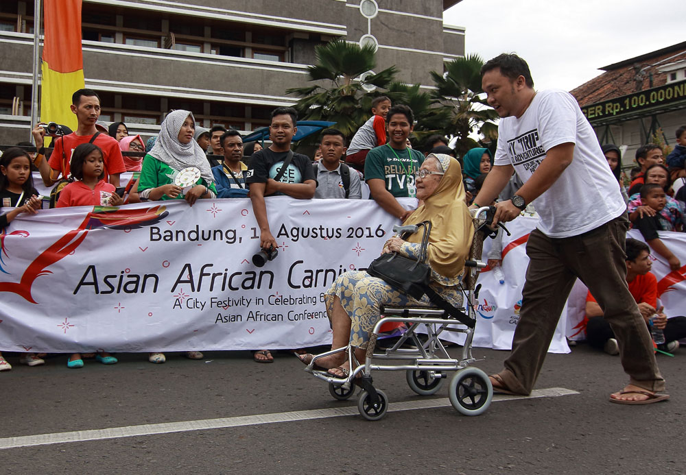 02 Bersama Bunda di Asia Afrika Carnaval_08122267680