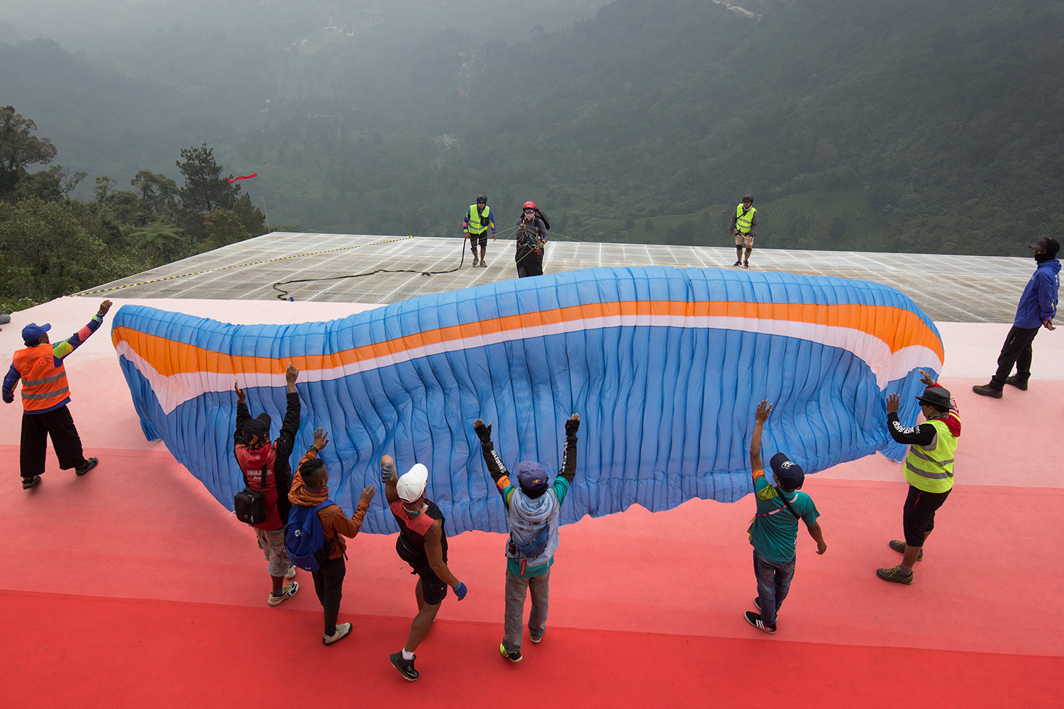 37_(C)_MenerbangkanParasut_08562976696 (DIDI MUGITRIMAN)